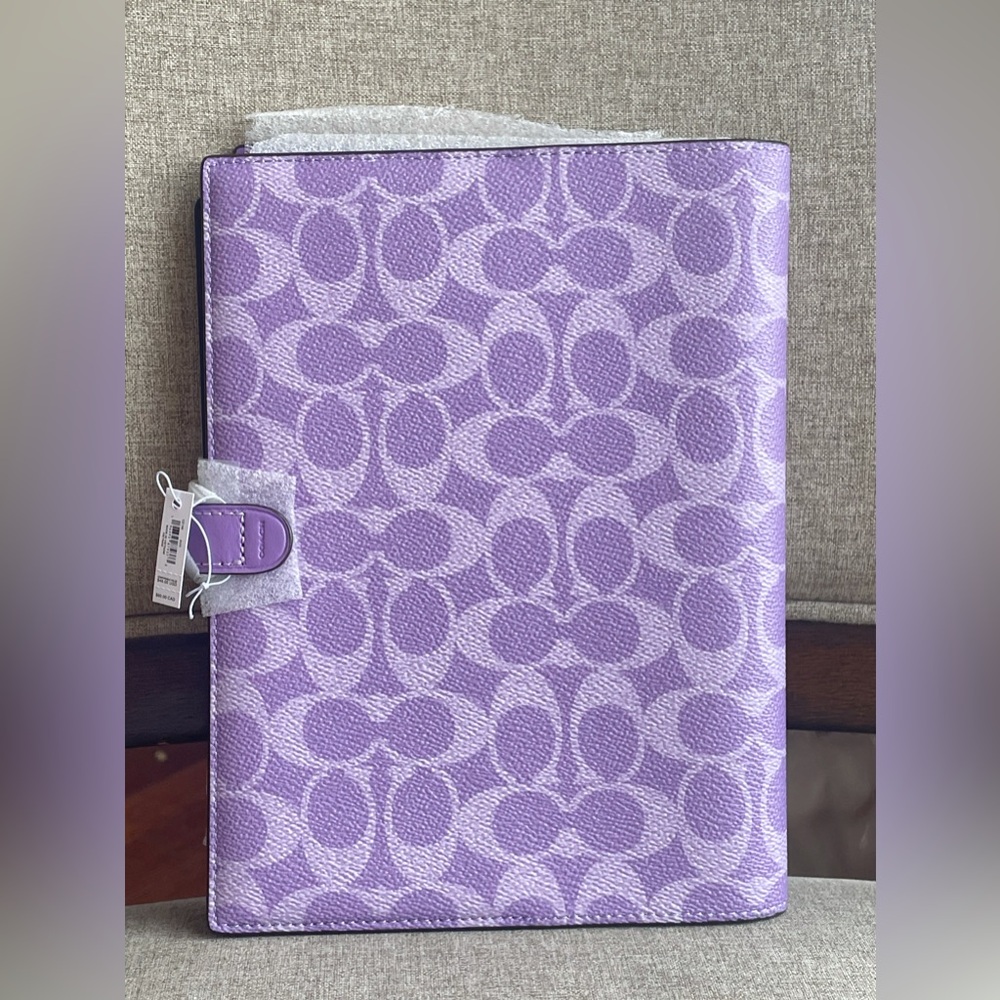 NWT!COACH NOTEBOOK IN SIGNATURE CANVAS (COACH CZ198)
SILVER/IRIS - Picture 2 of 4